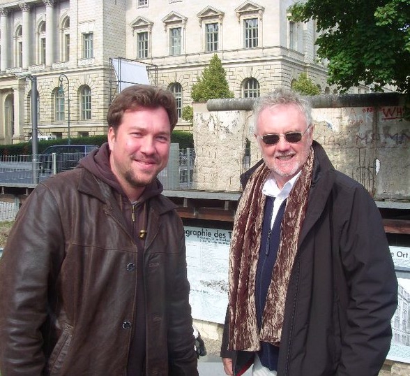 Roger Taylor Photo with RACC Autograph Collector RB-Autogramme Berlin Roger Taylor Photo with RACC Autograph Collector RB-Autogramme Berlin