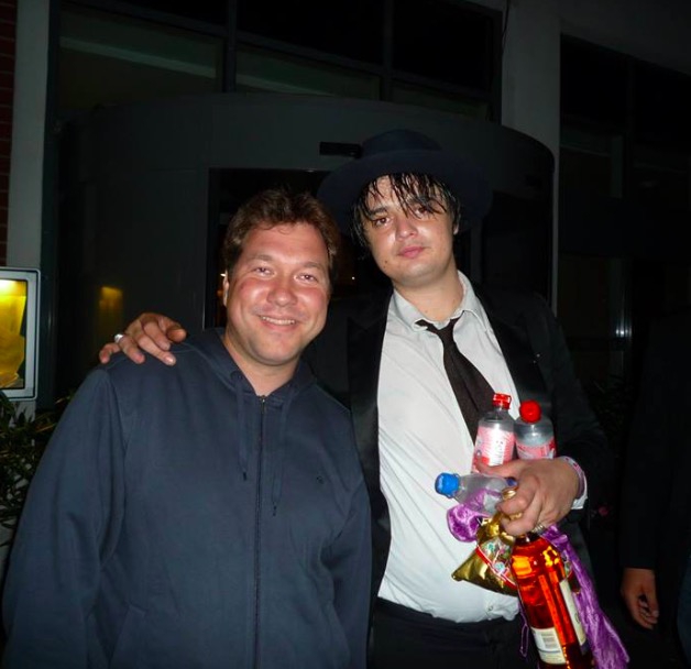 Pete Doherty Photo with RACC Autograph Collector RB-Autogramme Berlin Pete Doherty Photo with RACC Autograph Collector RB-Autogramme Berlin