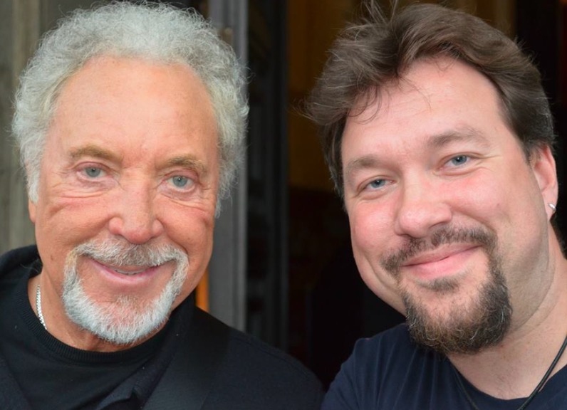 Tom Jones Photo with RACC Autograph Collector RB-Autogramme Berlin