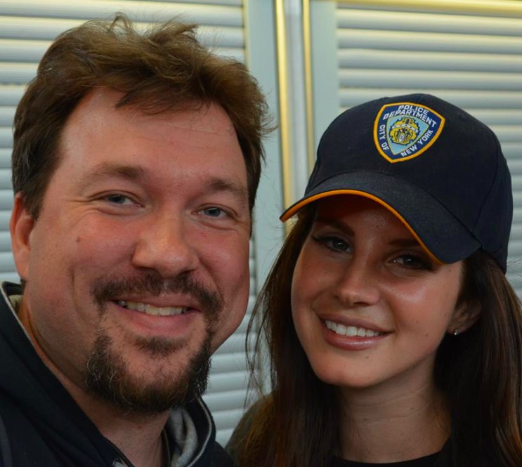 Lana Del Rey Photo with RACC Autograph Collector RB-Autogramme Berlin