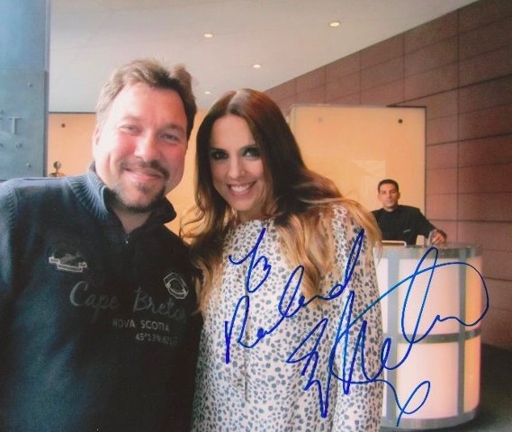 Mel C Photo with RACC Autograph Collector RB-Autogramme Berlin Mel C Photo with RACC Autograph Collector RB-Autogramme Berlin