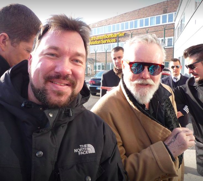 Roger Taylor Photo with RACC Autograph Collector RB-Autogramme Berlin Roger Taylor Photo with RACC Autograph Collector RB-Autogramme Berlin