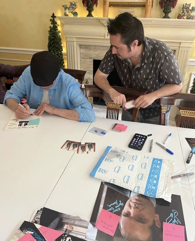 Chazz Palminteri Signing Autographs for RACC Autograph Collector Baseball Cards of Brick Chazz Palminteri Signing Autograph for RACC Autograph Collector Baseball Cards of Brick