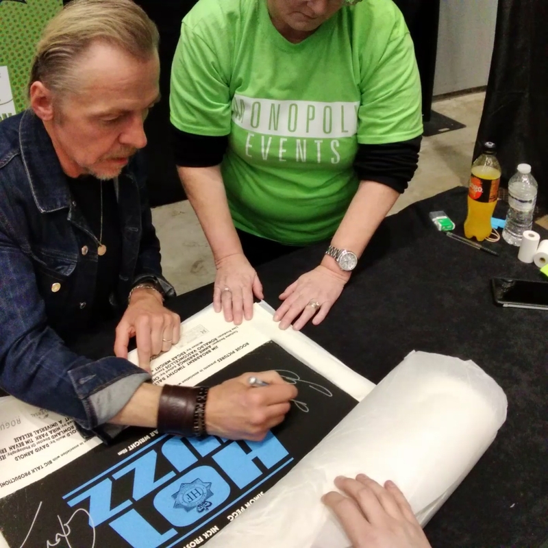 Simon Pegg Signing Autograph for RACC Autograph Collector TIBERA AUTOGRAPHS