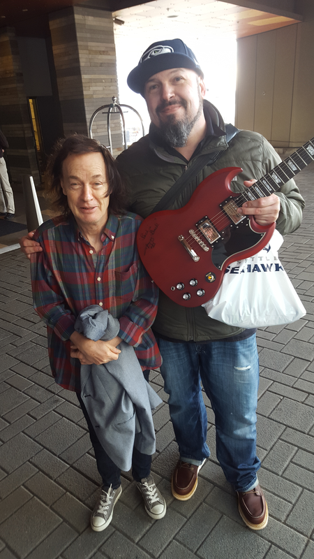 Angus Young Photo with RACC Autograph Collector Autographs99