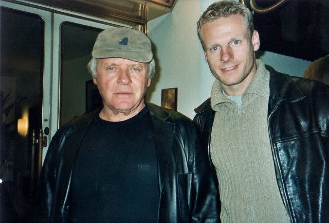 Anthony Hopkins Photo with RACC Autograph Collector AV-Autographs Anthony Hopkins Photo with RACC Autograph Collector AV-Autographs