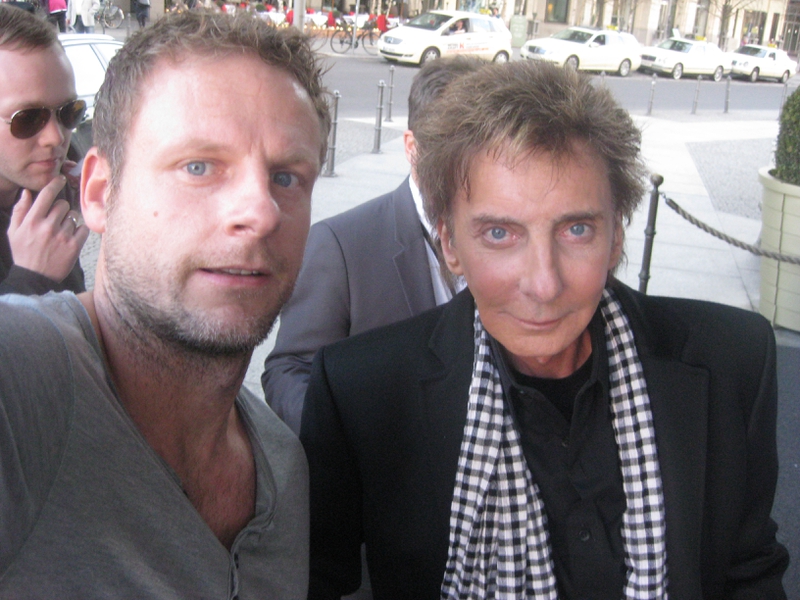 Barry Manilow Photo with RACC Autograph Collector AV-Autographs