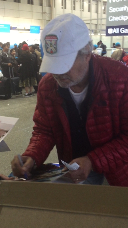 Chevy Chase Signing Autograph for RACC Autograph Collector Mike Schreiber