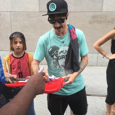 Anthony Kiedis Autograph Profile