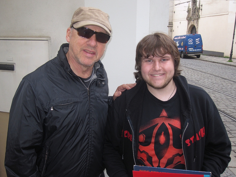 Mark Knopfler Photo with RACC Autograph Collector Ilya Zeta Mark Knopfler Photo with RACC Autograph Collector Ilya Zeta