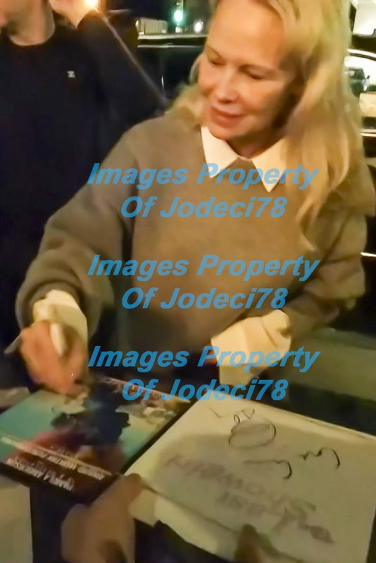 Pamela Anderson Signing Autographs for RACC Autograph Collector Randolph Chiang Pamela Anderson Signing Autograph for RACC Autograph Collector Randolph Chiang