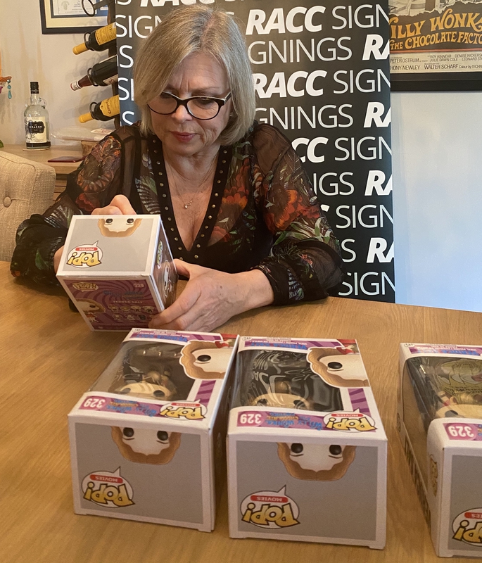 Julie Dawn Cole Signing Autographs for RACC Autograph Collector Framing History Julie Dawn Cole Signing Autograph for RACC Autograph Collector Framing History