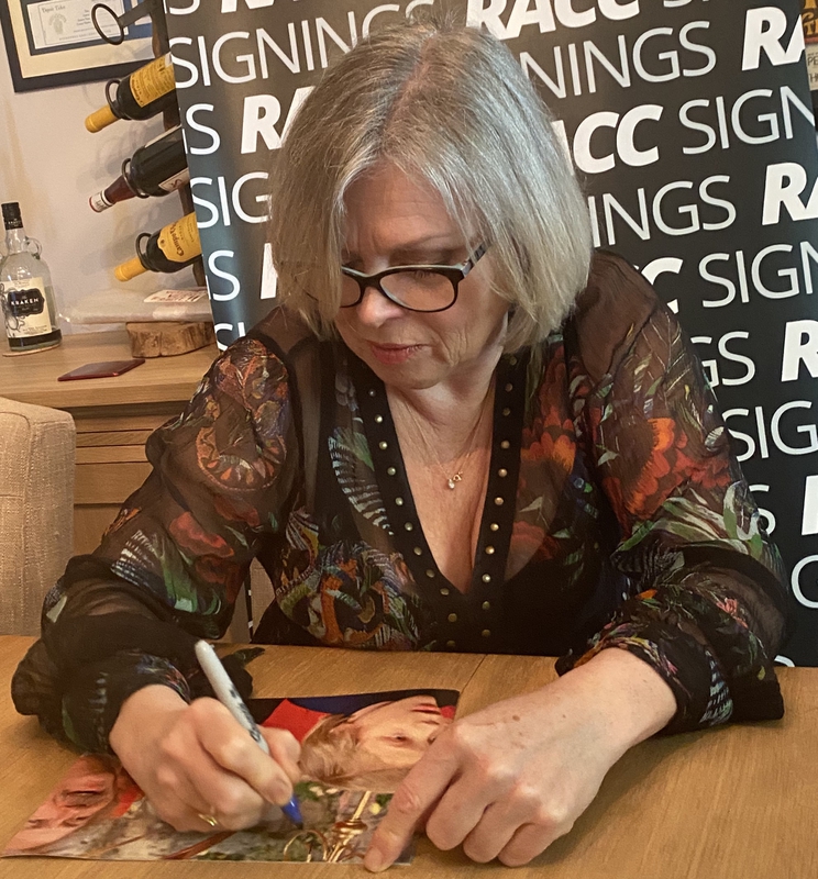 Julie Dawn Cole Signing Autographs for RACC Autograph Collector Framing History Julie Dawn Cole Signing Autograph for RACC Autograph Collector Framing History