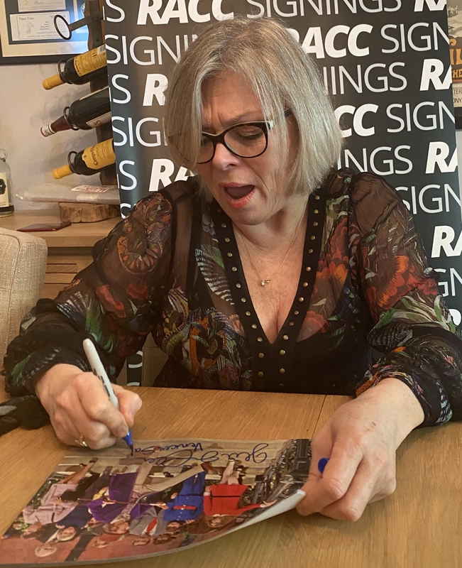 Julie Dawn Cole Signing Autographs for RACC Autograph Collector Framing History Julie Dawn Cole Signing Autograph for RACC Autograph Collector Framing History