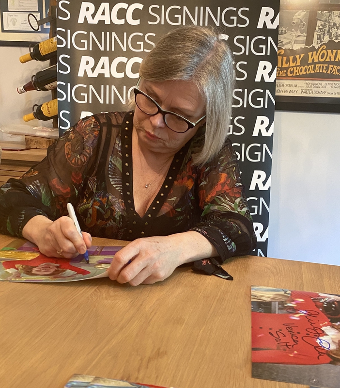 Julie Dawn Cole Signing Autographs for RACC Autograph Collector Framing History Julie Dawn Cole Signing Autograph for RACC Autograph Collector Framing History