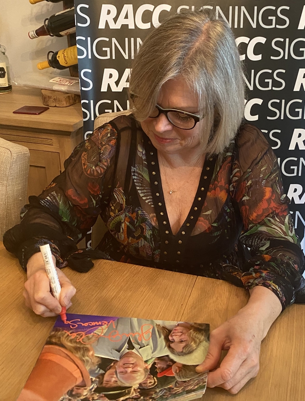 Julie Dawn Cole Signing Autographs for RACC Autograph Collector Framing History Julie Dawn Cole Signing Autograph for RACC Autograph Collector Framing History