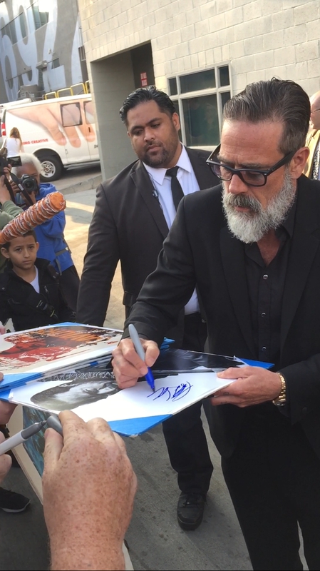 Jeffrey Dean Morgan Signing Autograph for RACC Autograph Collector Mike Schreiber