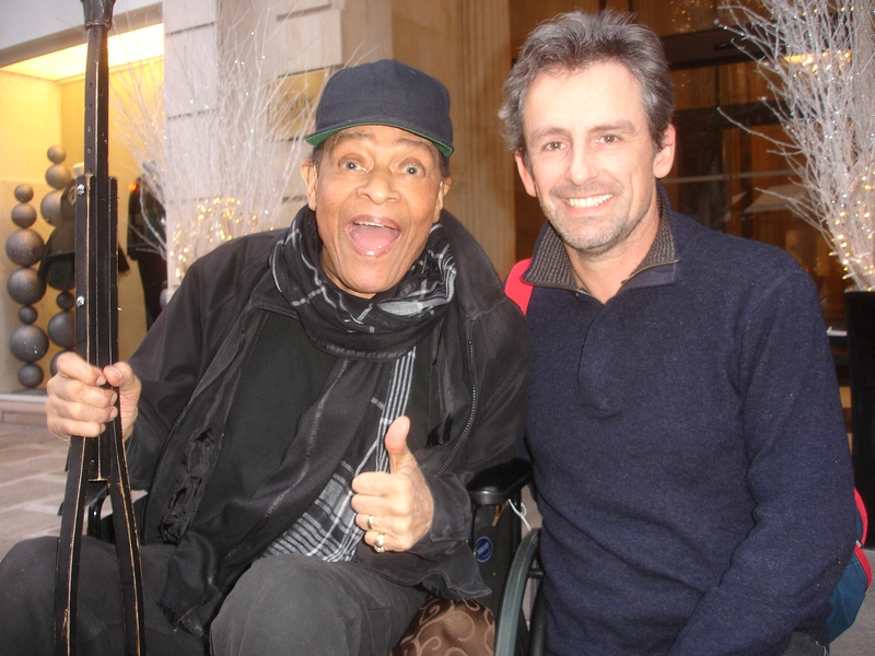 Al Jarreau Photo with RACC Autograph Collector CB Autographs