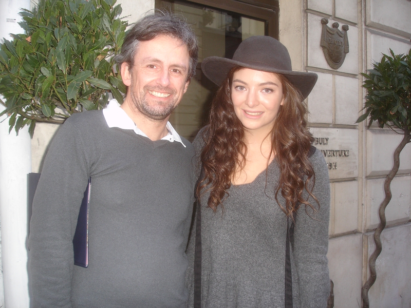 Lorde Photo with RACC Autograph Collector CB Autographs