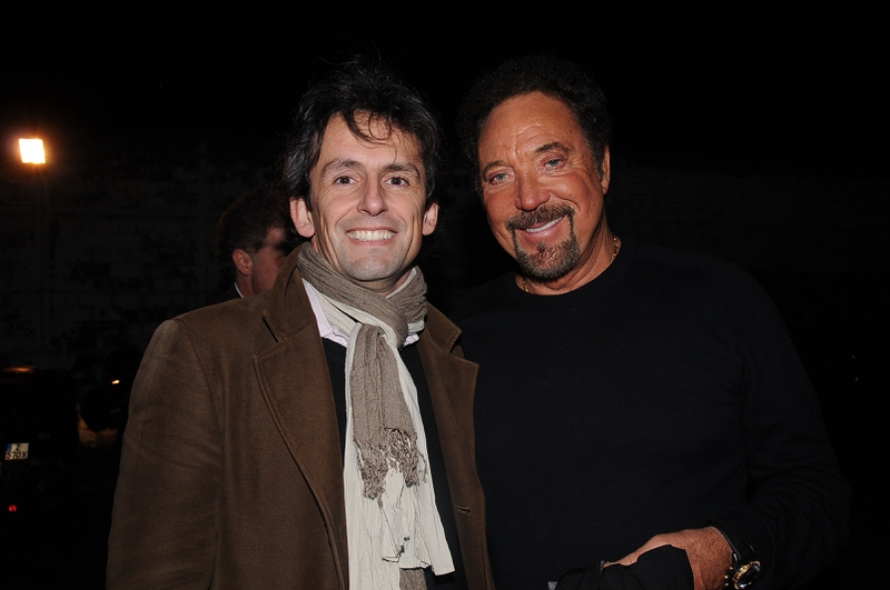 Tom Jones Photo with RACC Autograph Collector CB Autographs Tom Jones Photo with RACC Autograph Collector CB Autographs