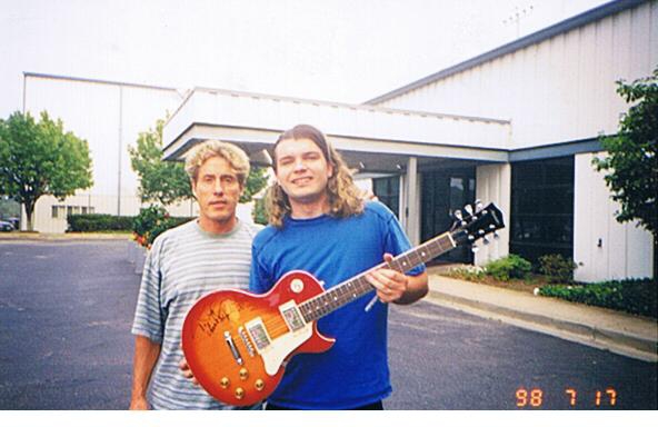 Roger Daltrey Photo with RACC Autograph Collector bpautographs