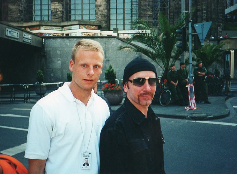 The Edge Photo with RACC Autograph Collector AV-Autographs The Edge Photo with RACC Autograph Collector AV-Autographs