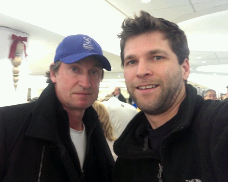 Wayne Gretzky Photo with RACC Autograph Collector All-Star Signatures, LLC