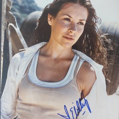 Evangeline Lilly signed item