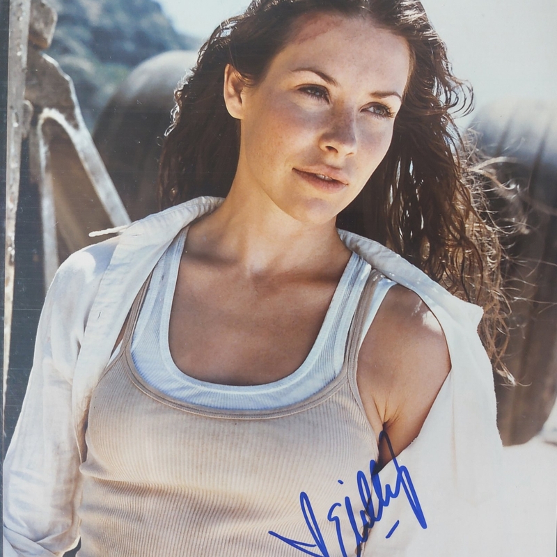 Evangeline Lilly signed item