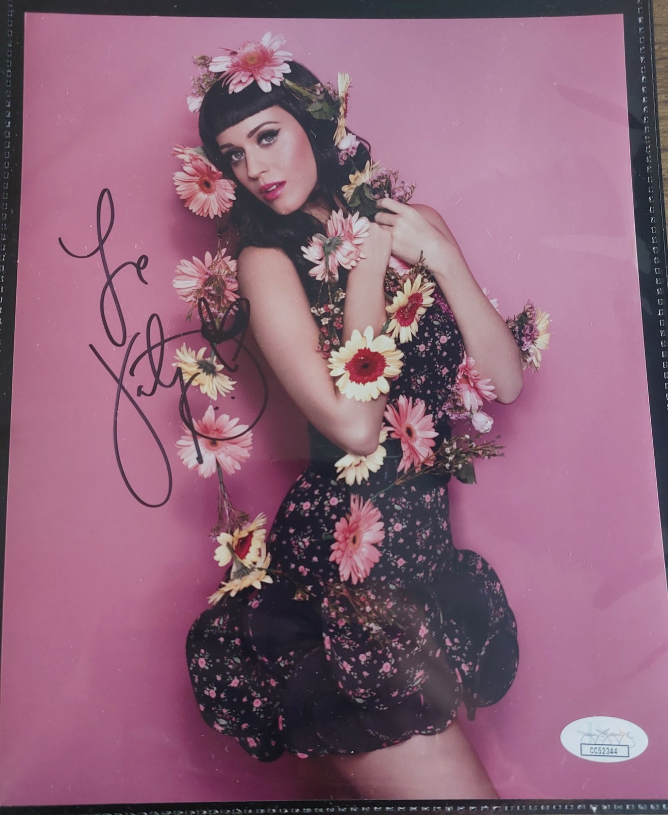 Katy Perry signed item