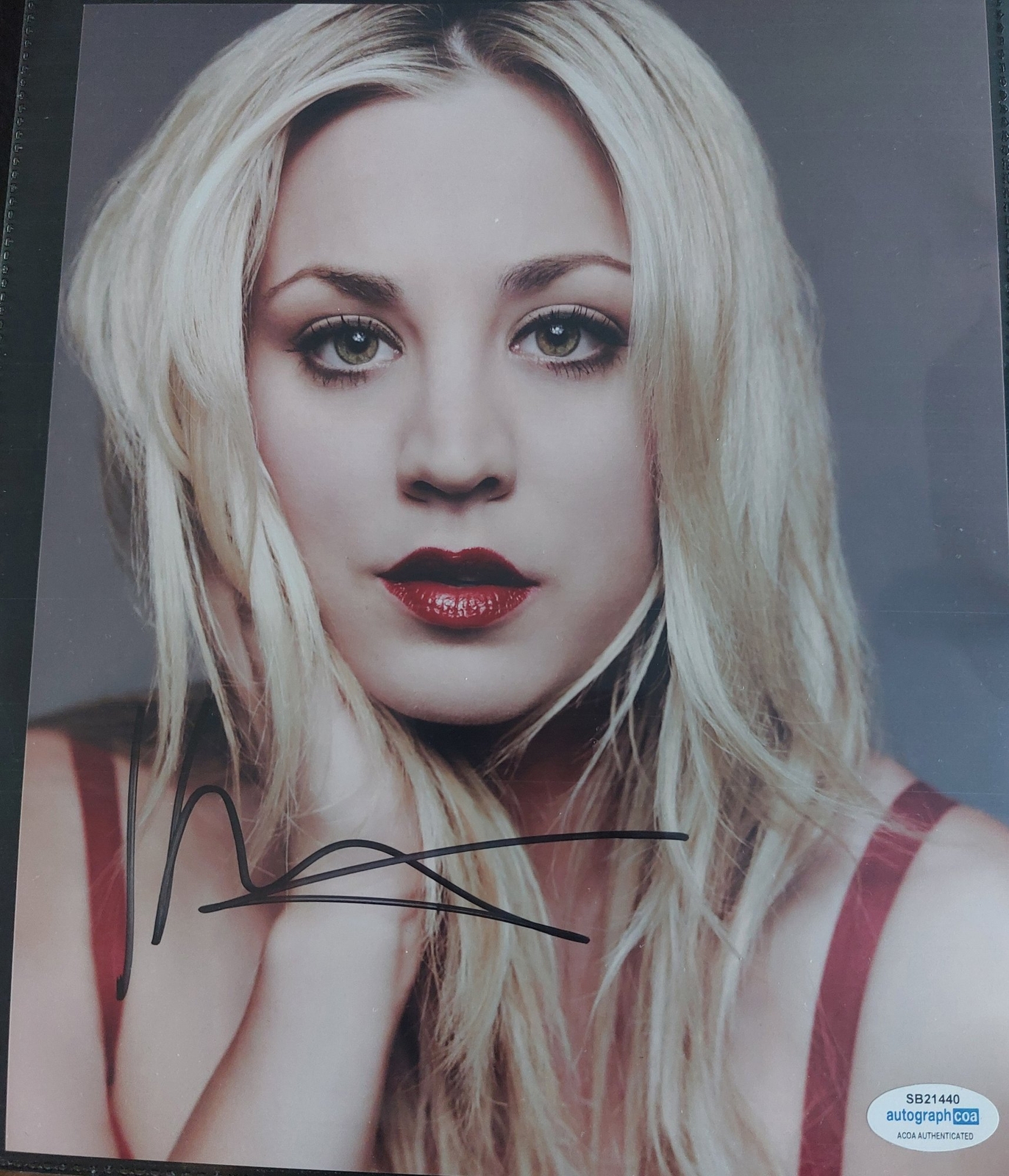 Kaley Cuoco signed item