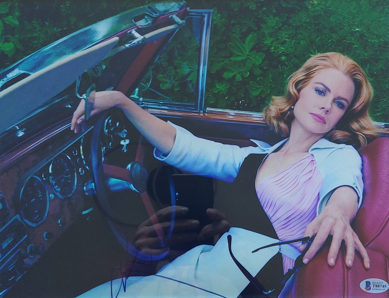 Nicole Kidman signed item