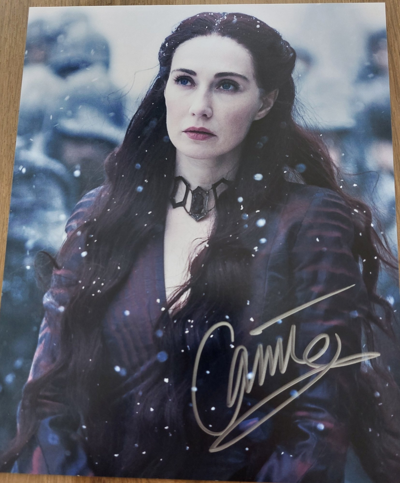 Carice van Houten signed item