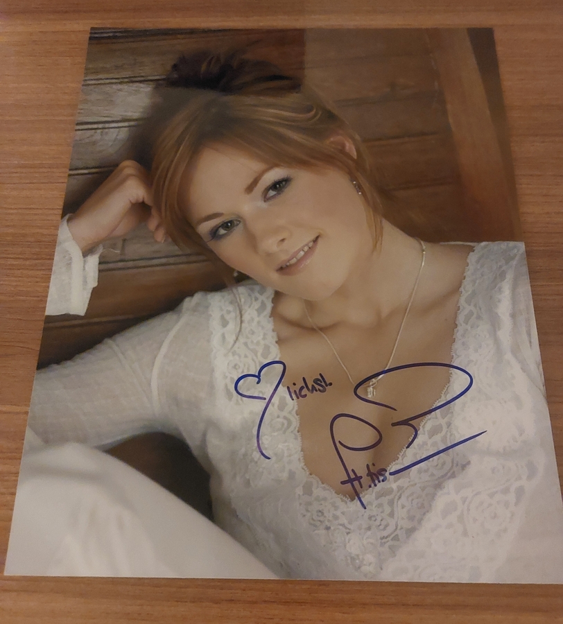 Helene Fischer signed item