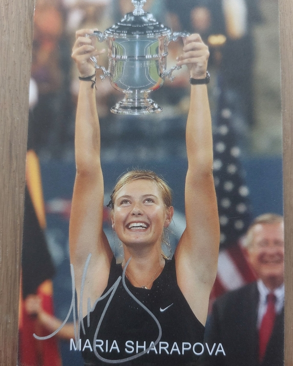 Maria Sharapova signed other