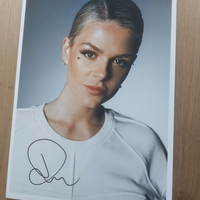 Davina Michelle signed item