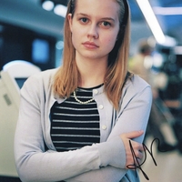 Angourie Rice signed item