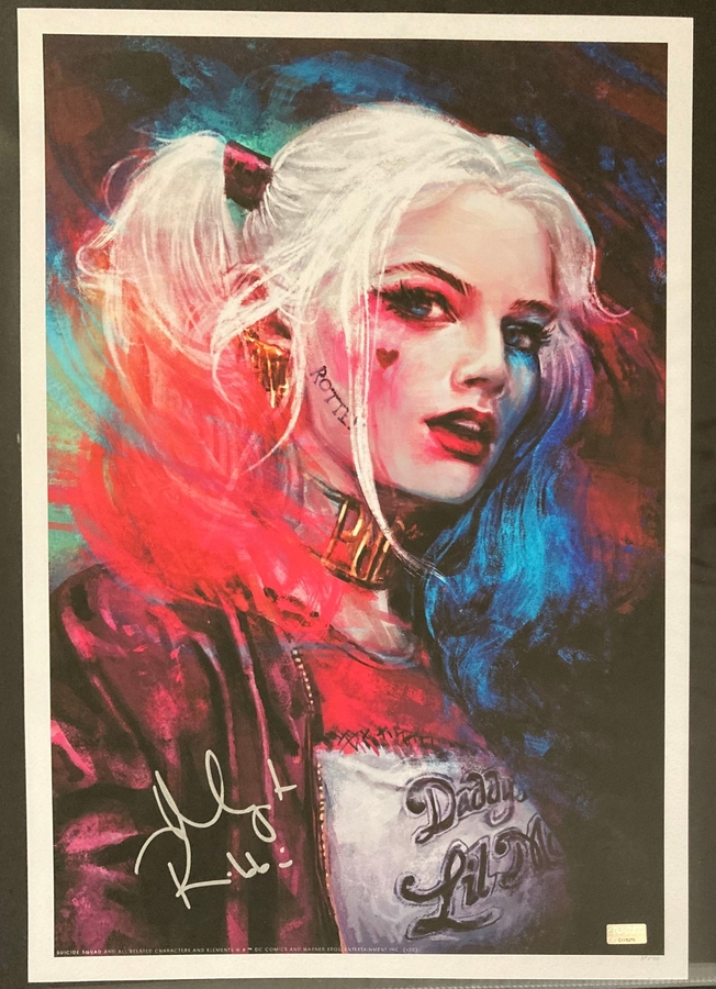 Margot Robbie signed item