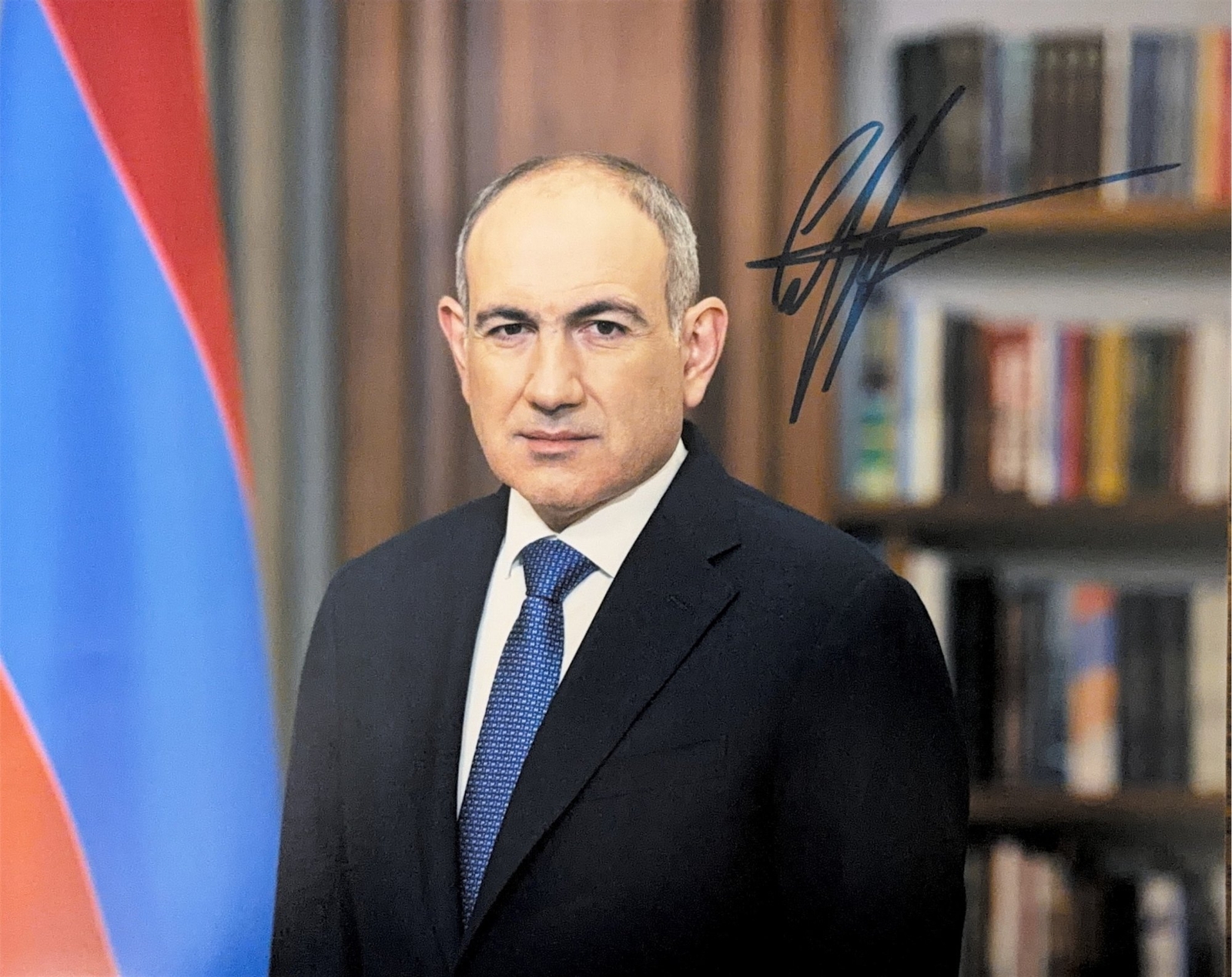 Nikol Pashinyan signed 8x10 photo