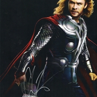 Chris Hemsworth signed item