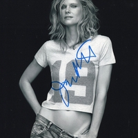 Joelle Carter