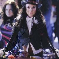Serinda Swan