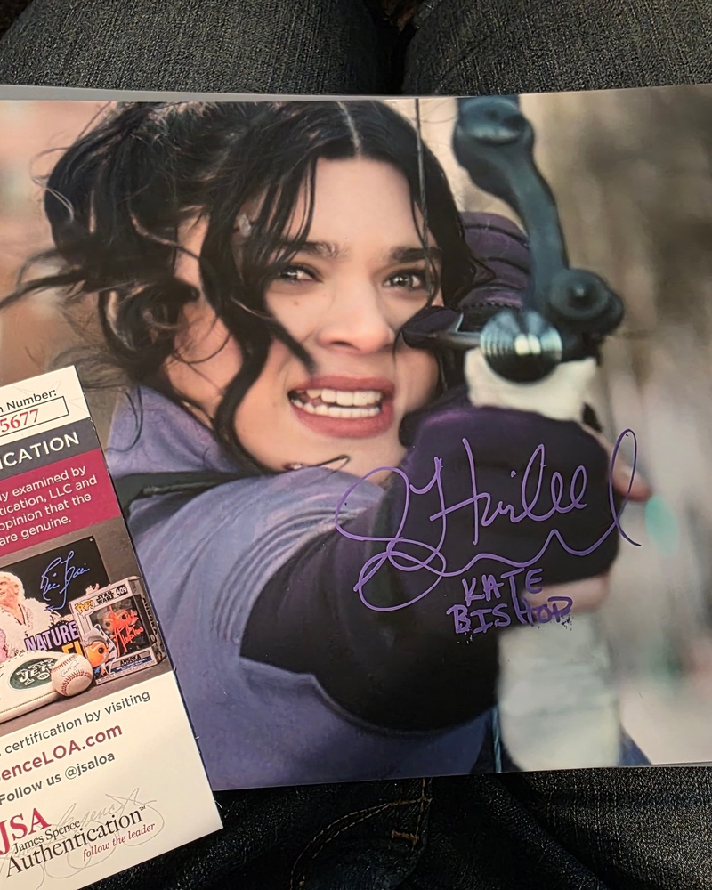 Hailee Steinfeld signed 8x10 photo