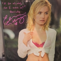 Elisha Cuthbert signed photo (other size)