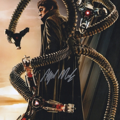 Alfred Molina signed item