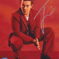Joseph Quinn signed item