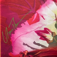 Uma Thurman signed item