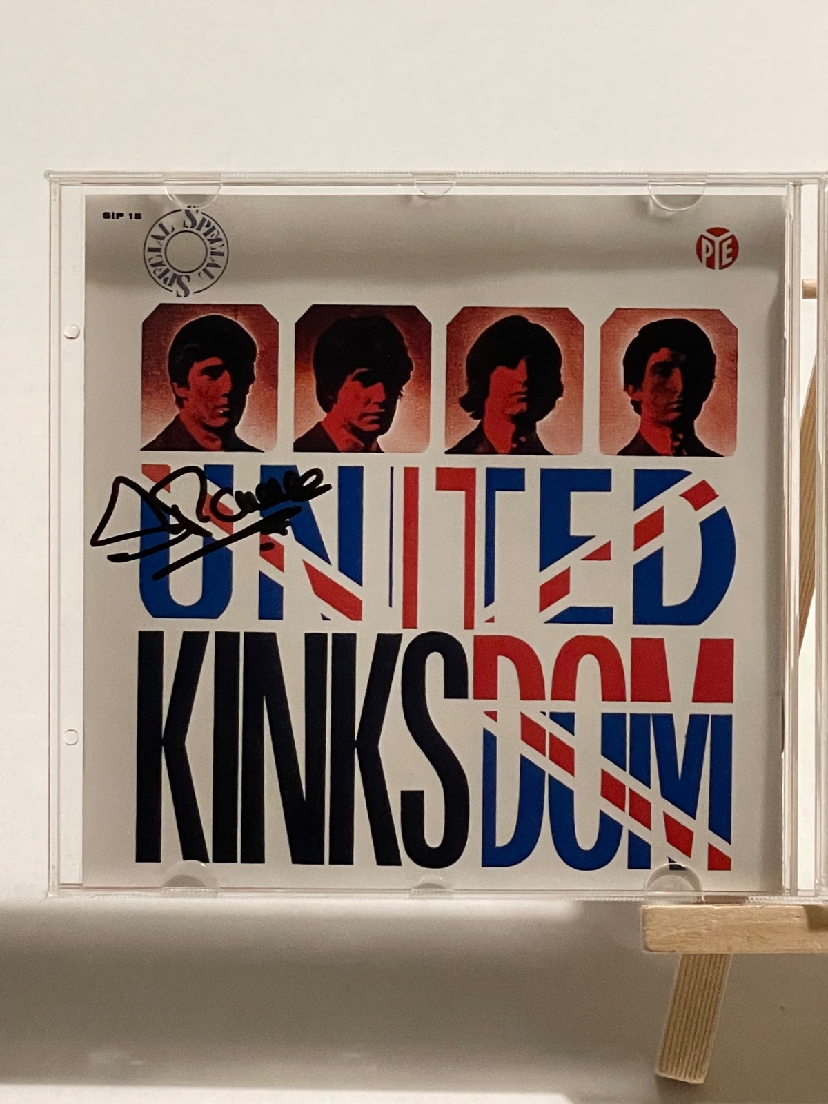The Kinks - The Kink Kontroversy CD. Signed by Mick Avory x 2