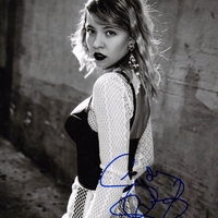 Sydney Sweeney signed 8x10 photo