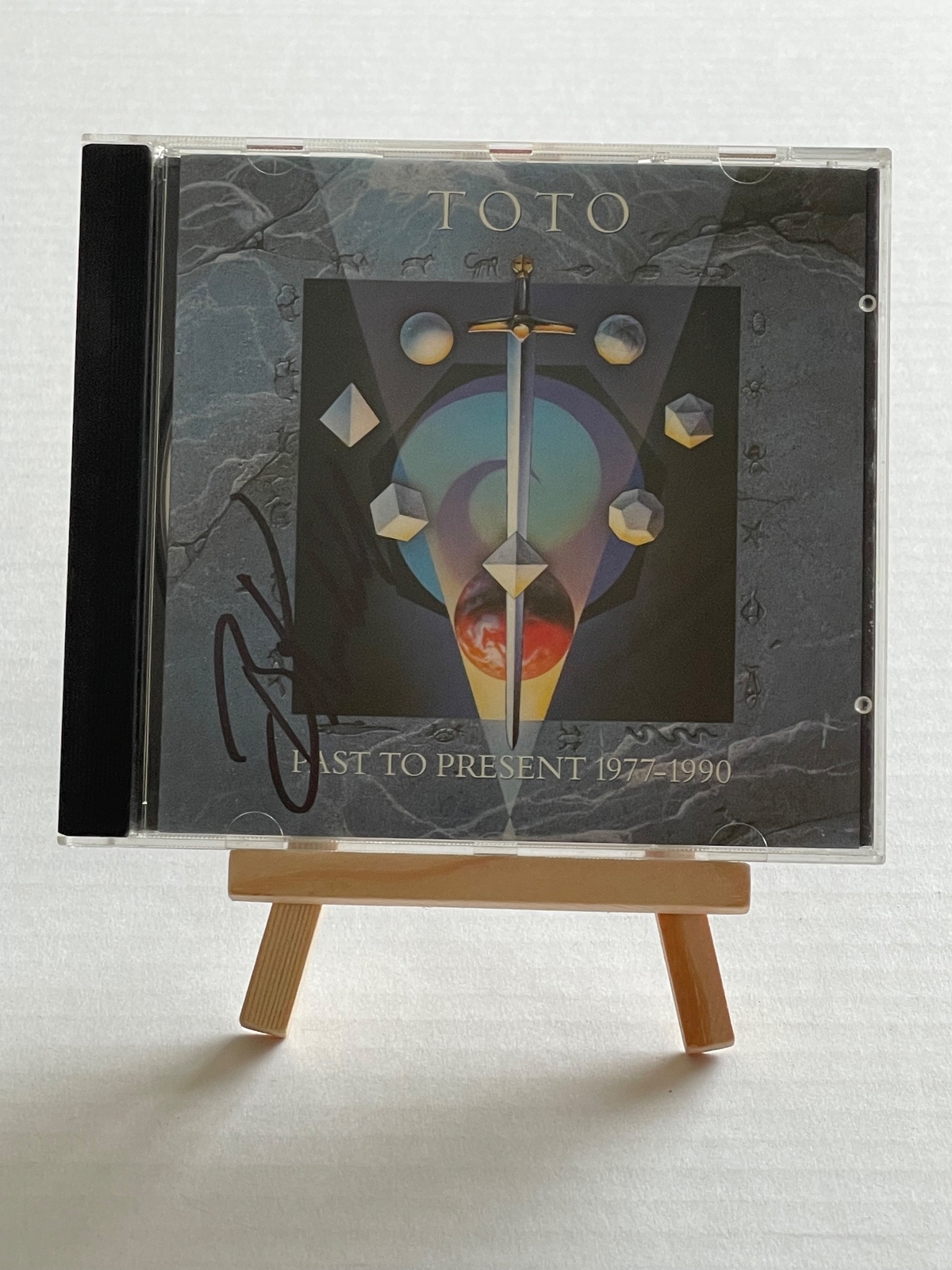 Toto - Past To Present CD. Signed by Bobby Kimball